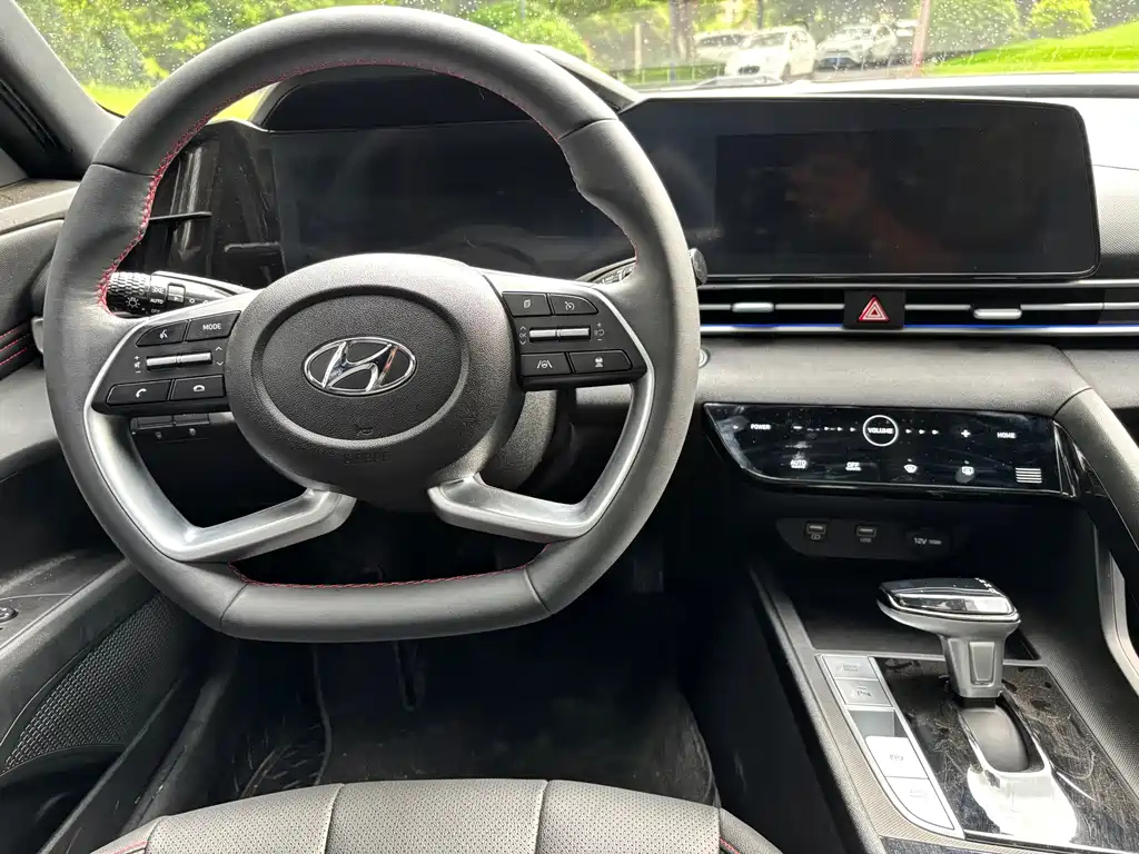 HYUNDAI ELANTRA 2022