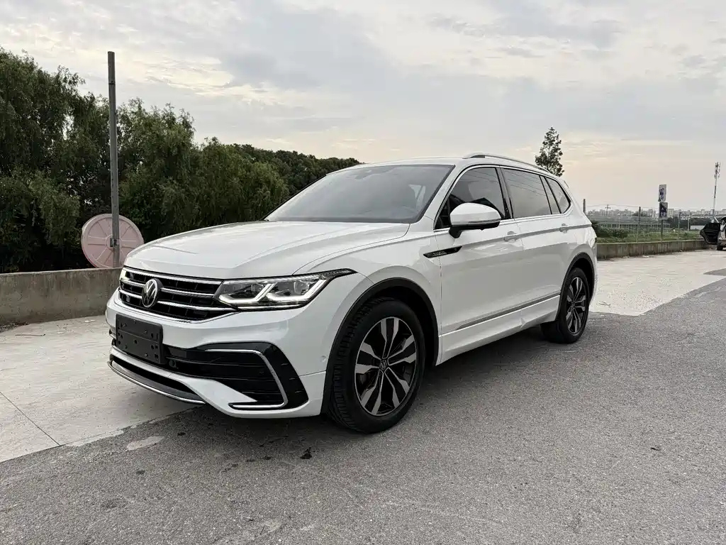 VOLKSWAGEN TIGUAN L 2022