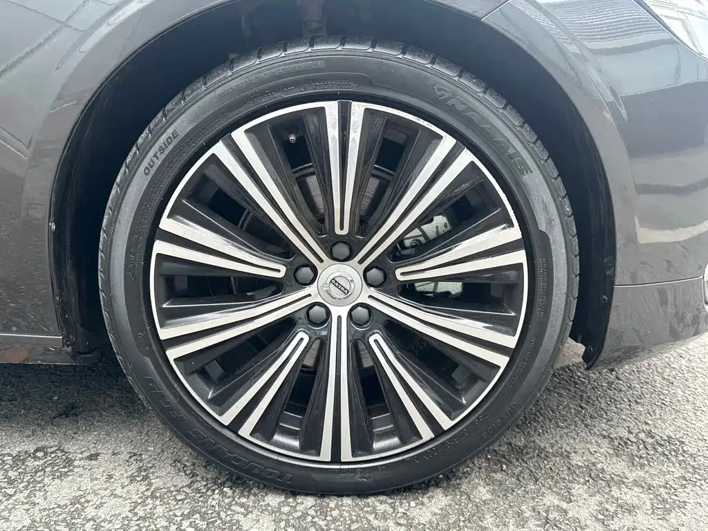 VOLVO S90 2022