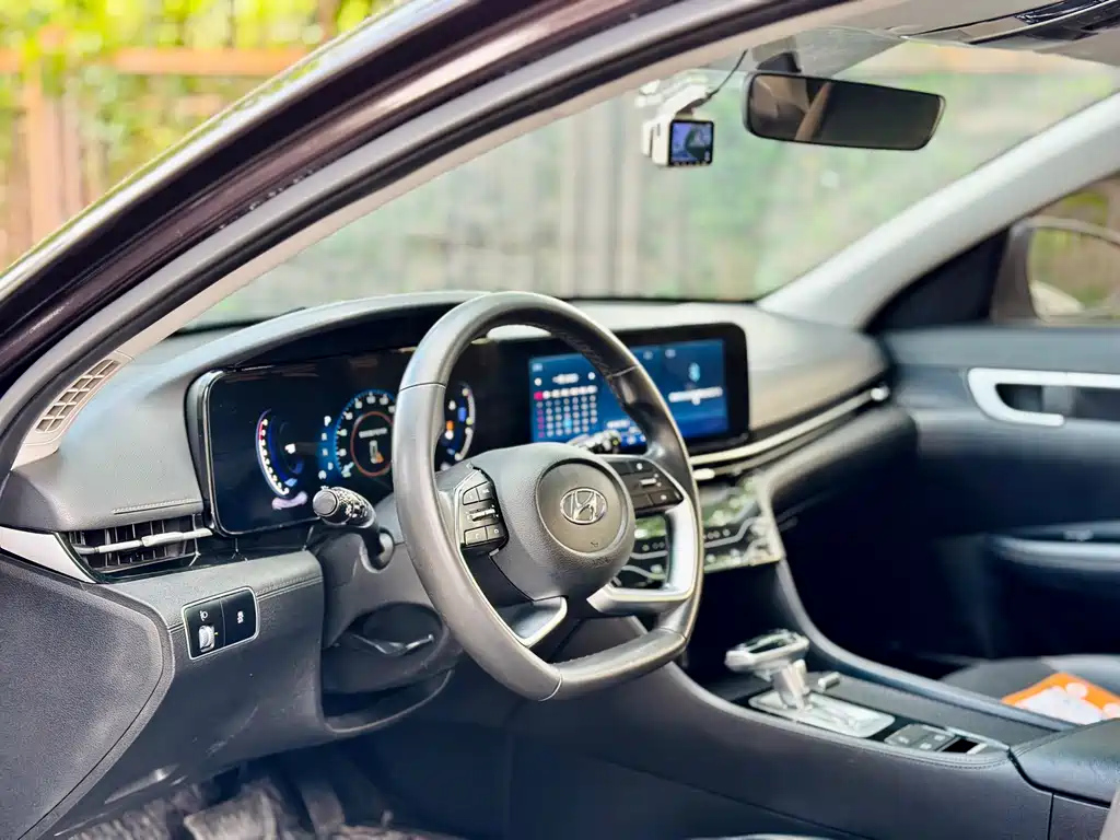 HYUNDAI MISTRA 2021