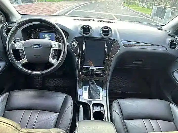 FORD MONDEO - WINNER 2011