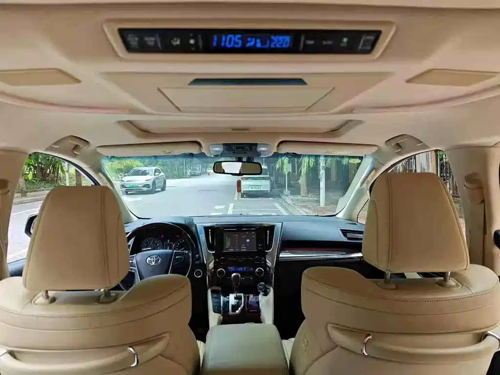TOYOTA ALPHARD 2018