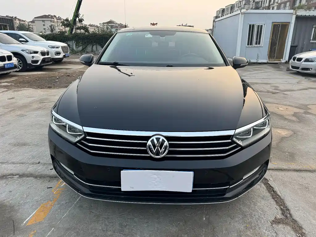 VOLKSWAGEN MAGOTAN 2018