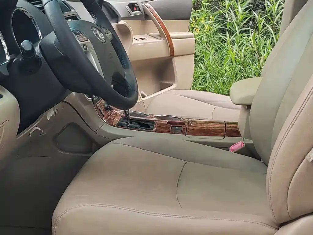 TOYOTA HIGHLANDER 2014