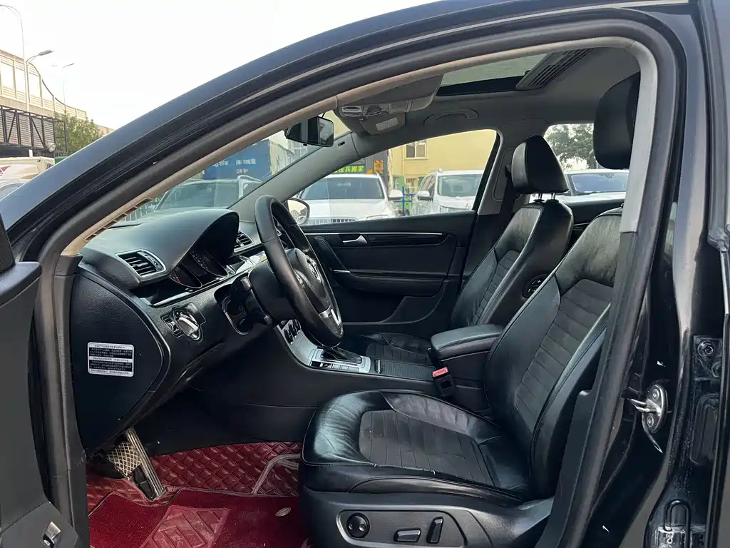 VOLKSWAGEN MAGOTAN 2015