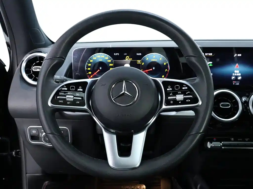 MERCEDES BENZ GLB 2022