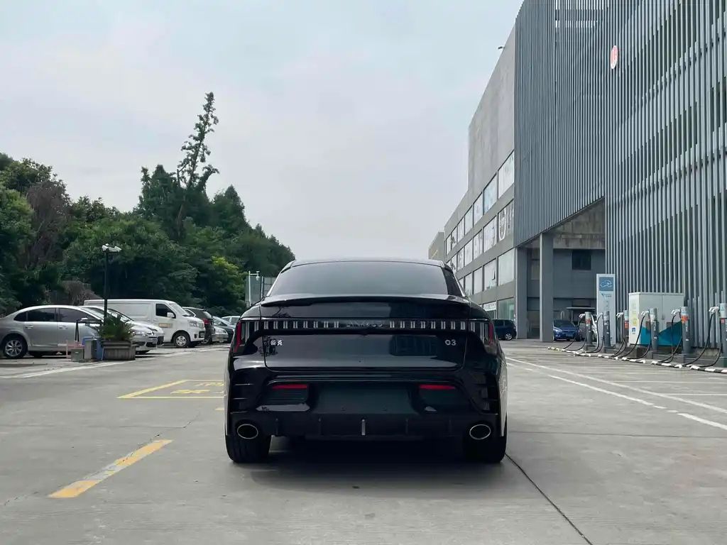 LYNK&CO 03 2023