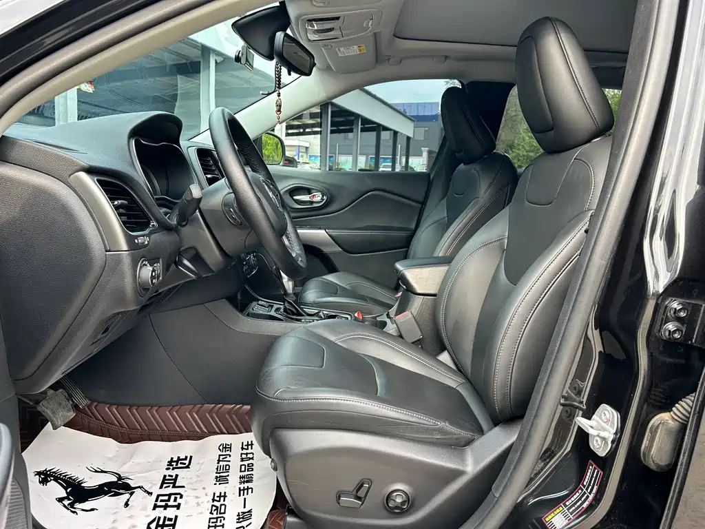 JEEP CHEROKEE 2019