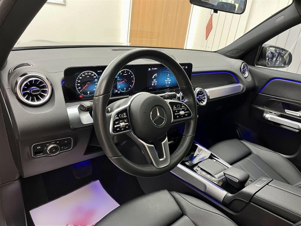 MERCEDES BENZ GLB 2021