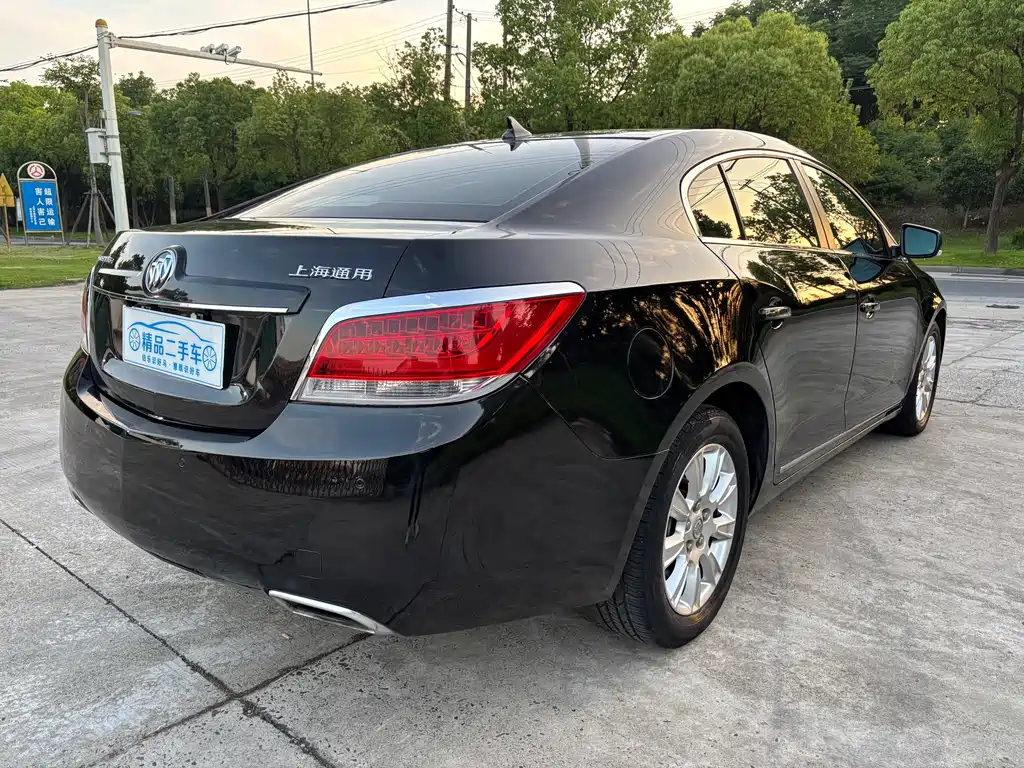 BUICK LACROSSE 2012