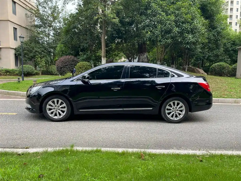 BUICK LACROSSE 2013