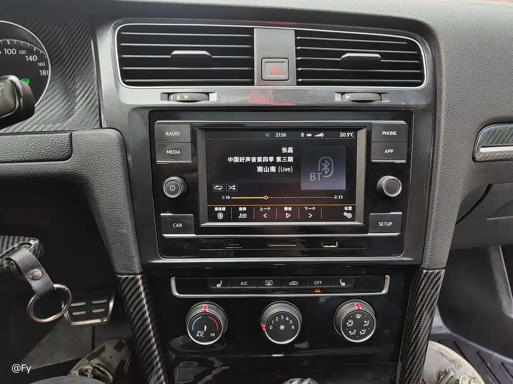 VOLKSWAGEN GOLF 2016