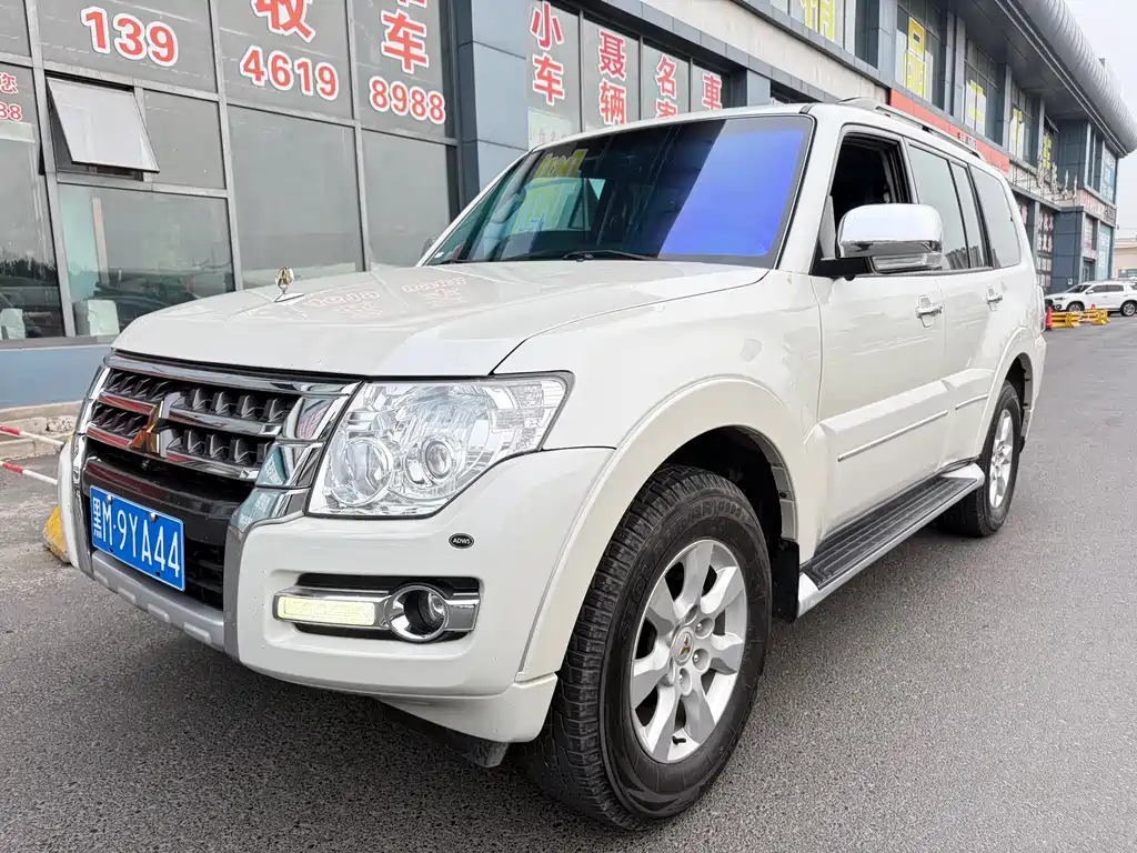 MITSUBISHI PAJERO IMPORT 2020