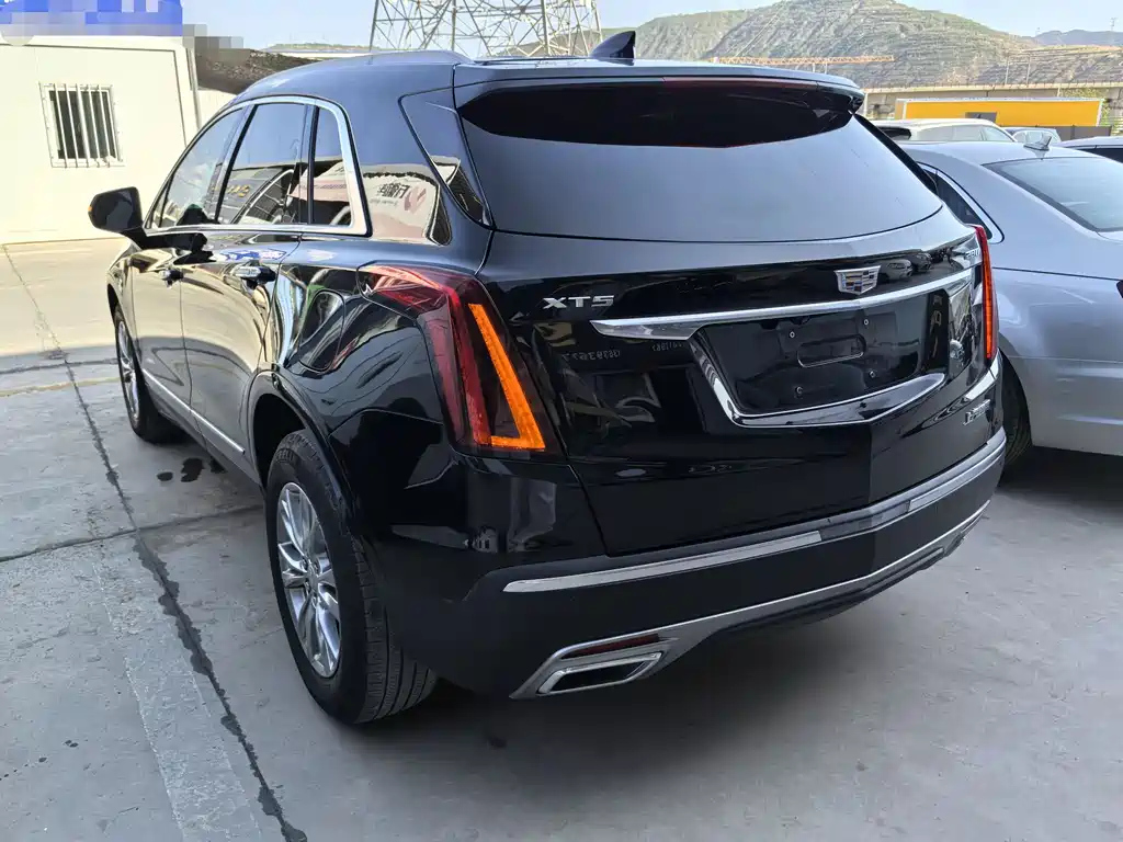 CADILLAC XT5 2021