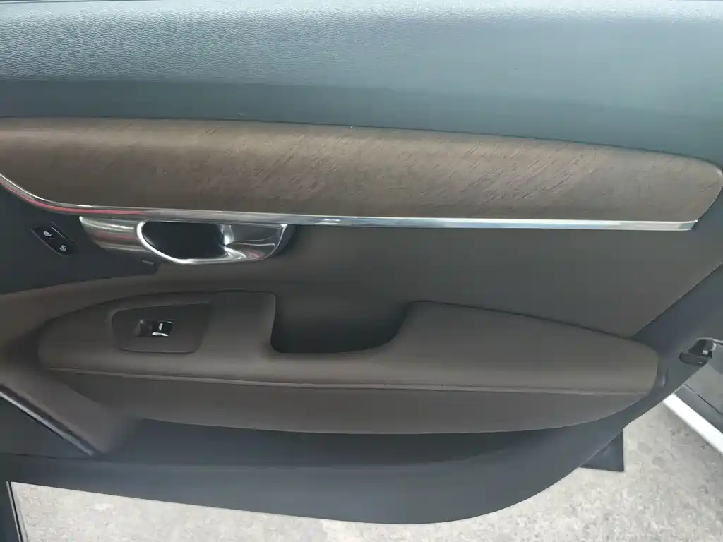 VOLVO S90 2021