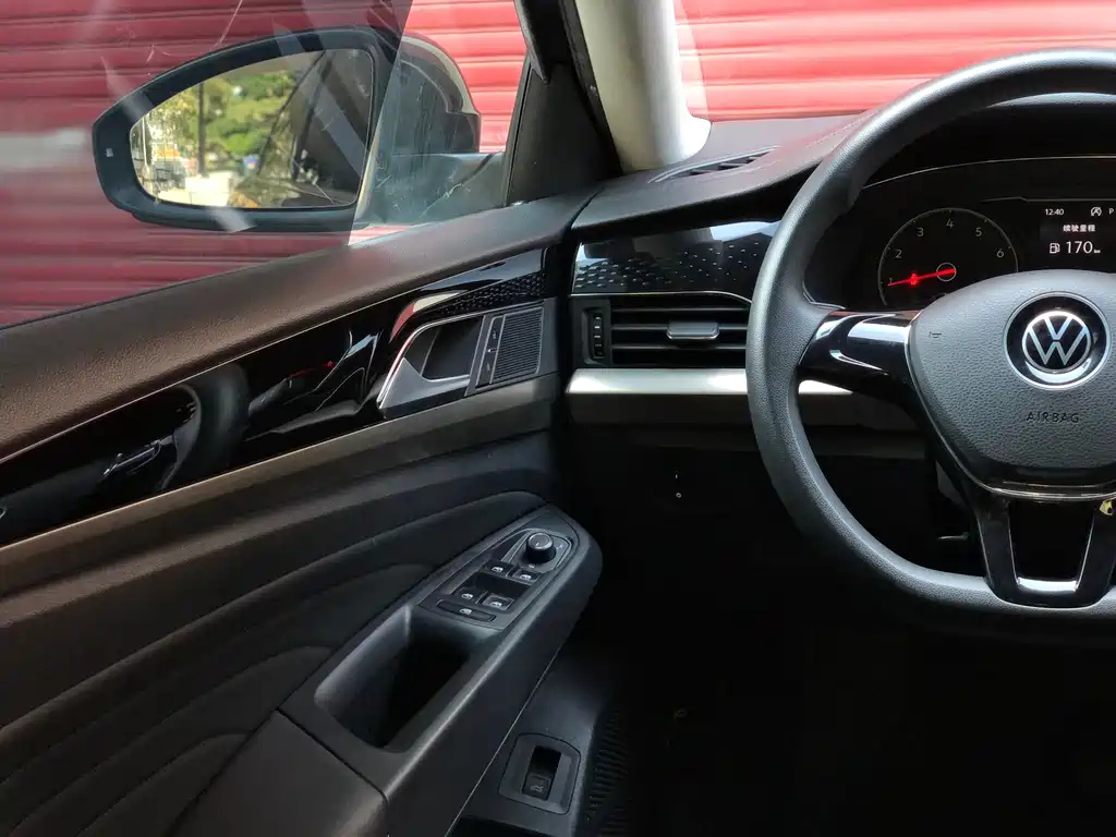 VOLKSWAGEN PASSAT 2021