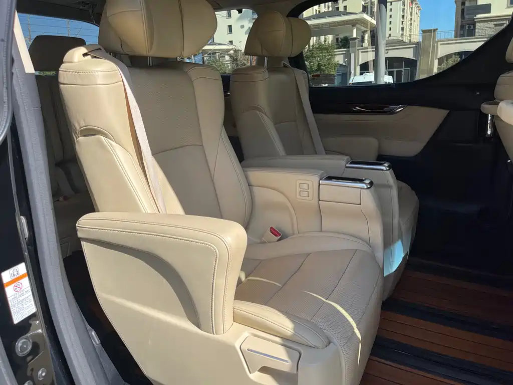 TOYOTA ALPHARD 2018