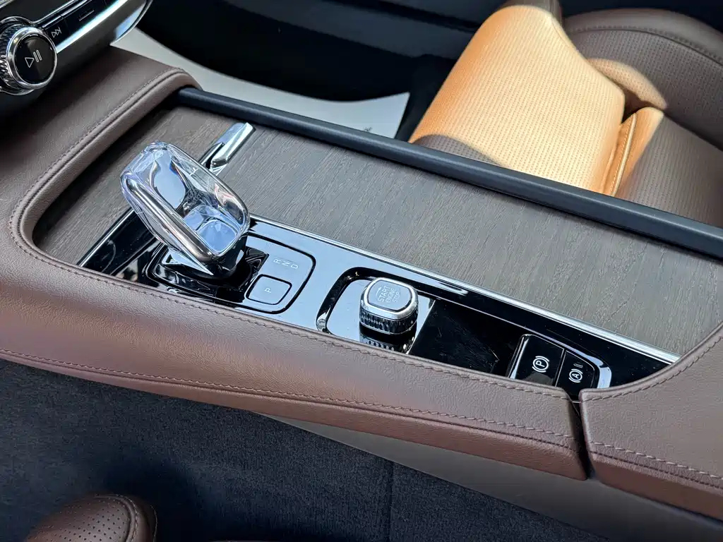 VOLVO S90 2024