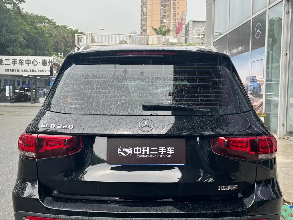 MERCEDES BENZ GLB 2023