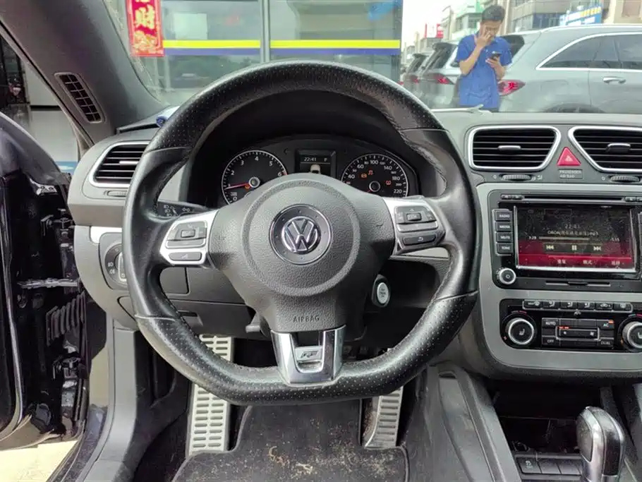 VOLKSWAGEN SCIROCCO 2011