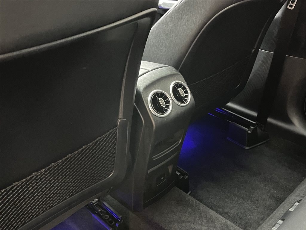 MERCEDES BENZ GLB 2021