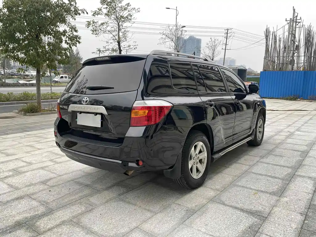 TOYOTA HIGHLANDER 2011