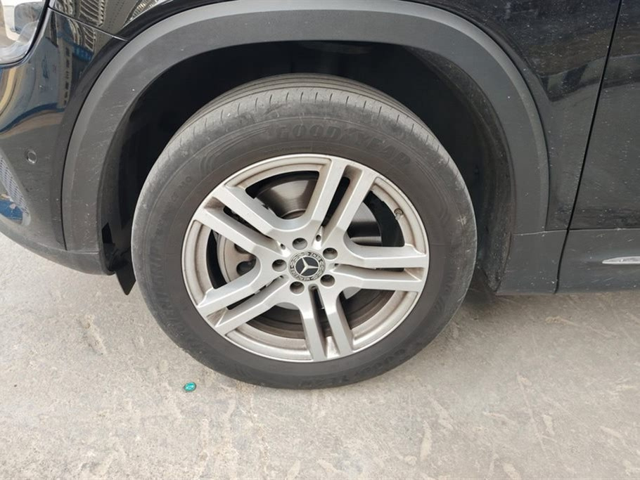 MERCEDES BENZ GLB 2023