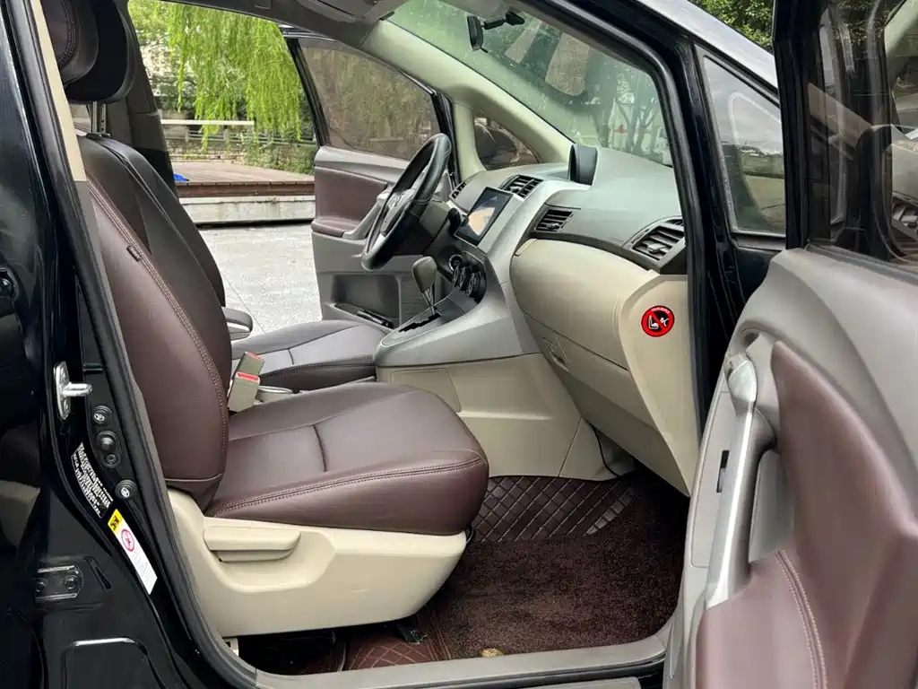 TOYOTA ESCAPE 2014