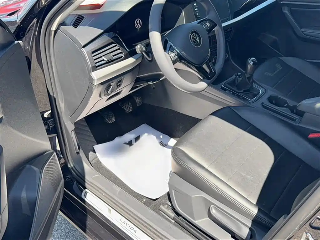 VOLKSWAGEN LAVIDA 2021