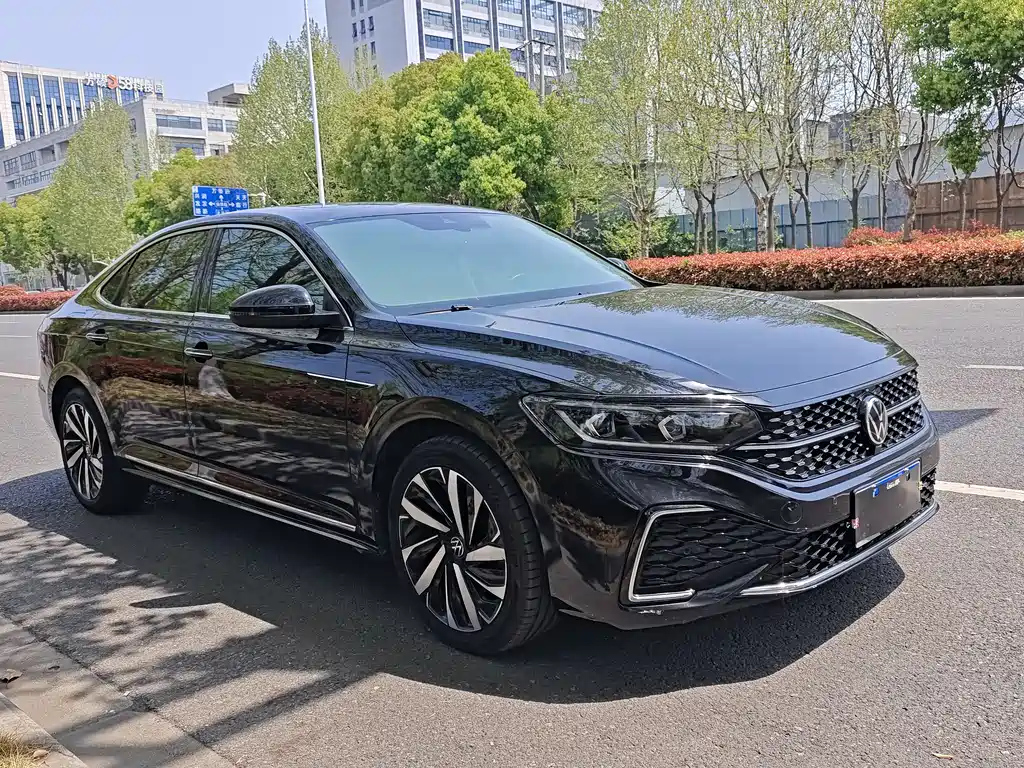 VOLKSWAGEN PASSAT 2022