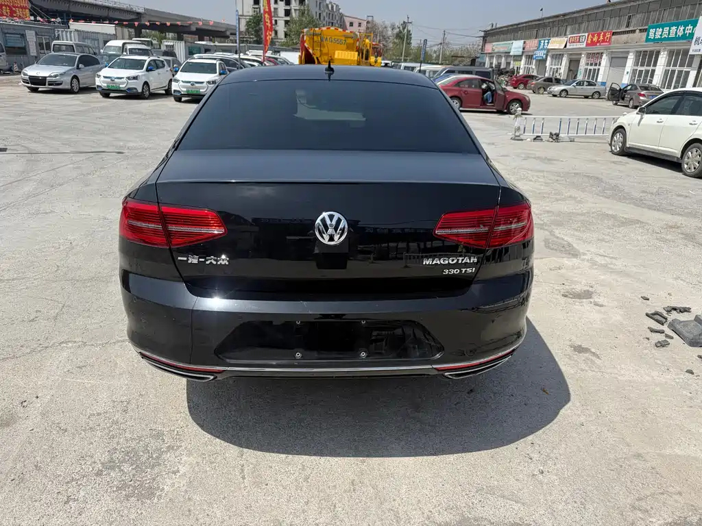 VOLKSWAGEN MAGOTAN 2017