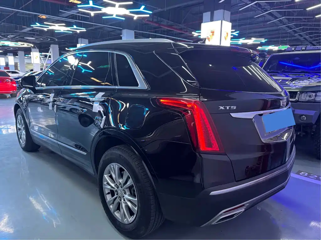 CADILLAC XT5 2023