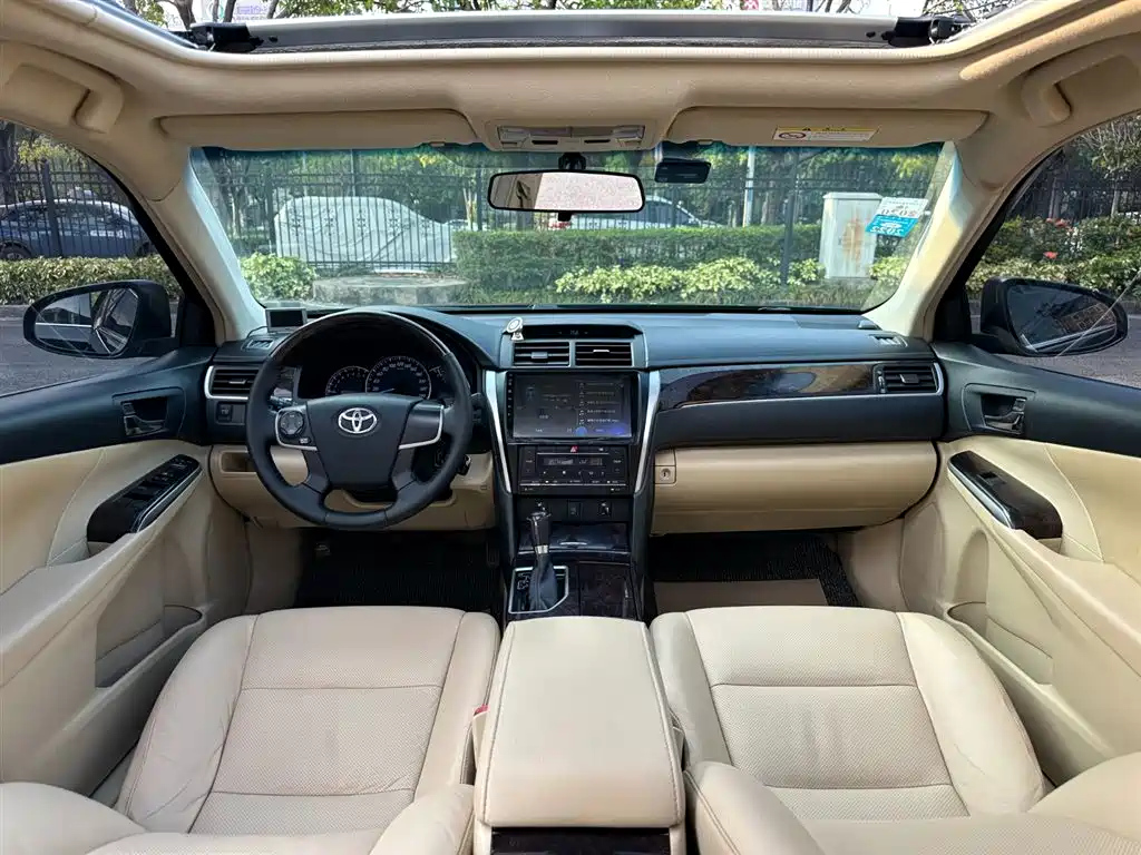 TOYOTA CAMRY 2016