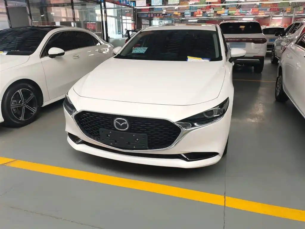 MAZDA 3 AXELA 2022