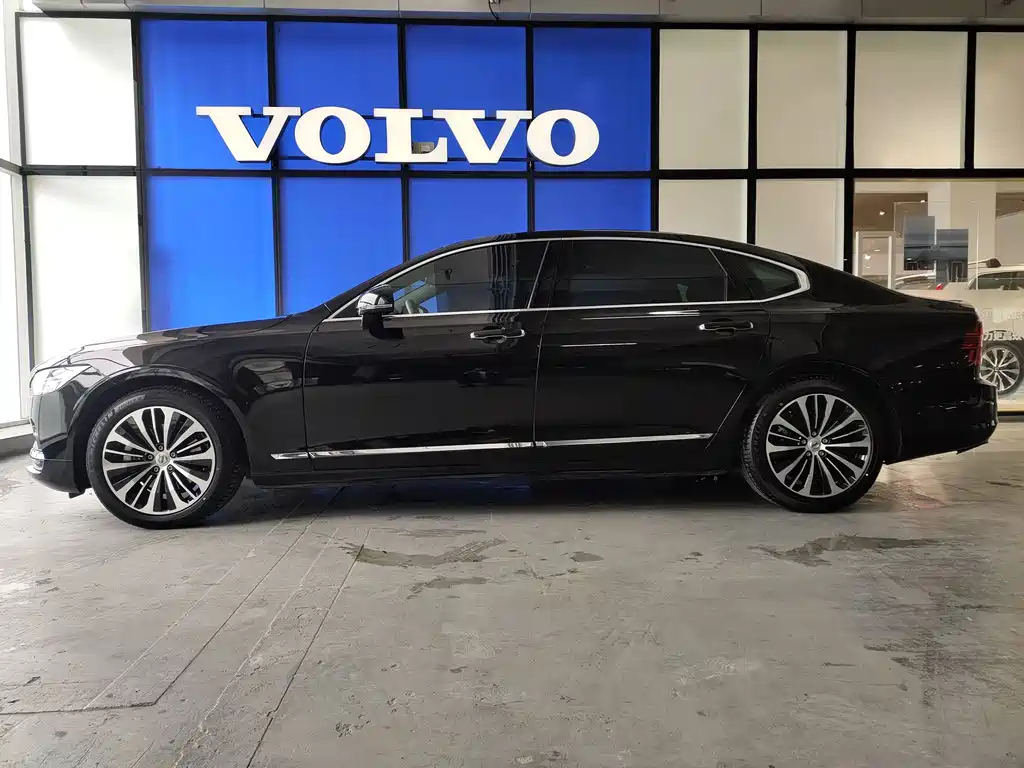 VOLVO S90 2022