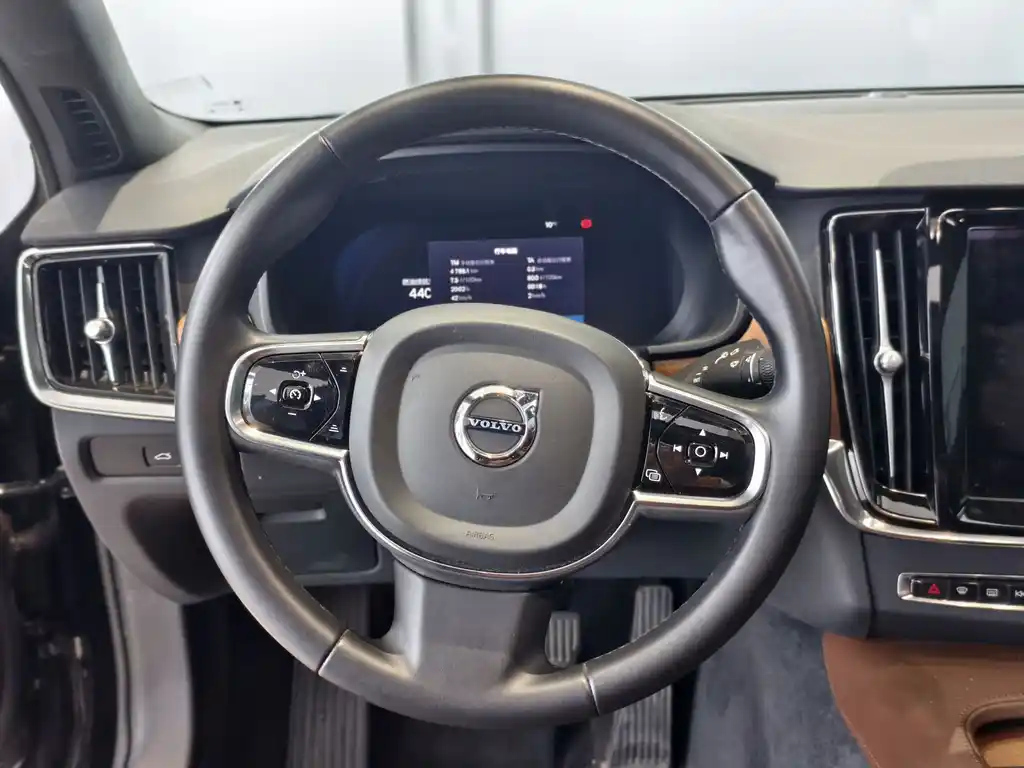 VOLVO S90 2024