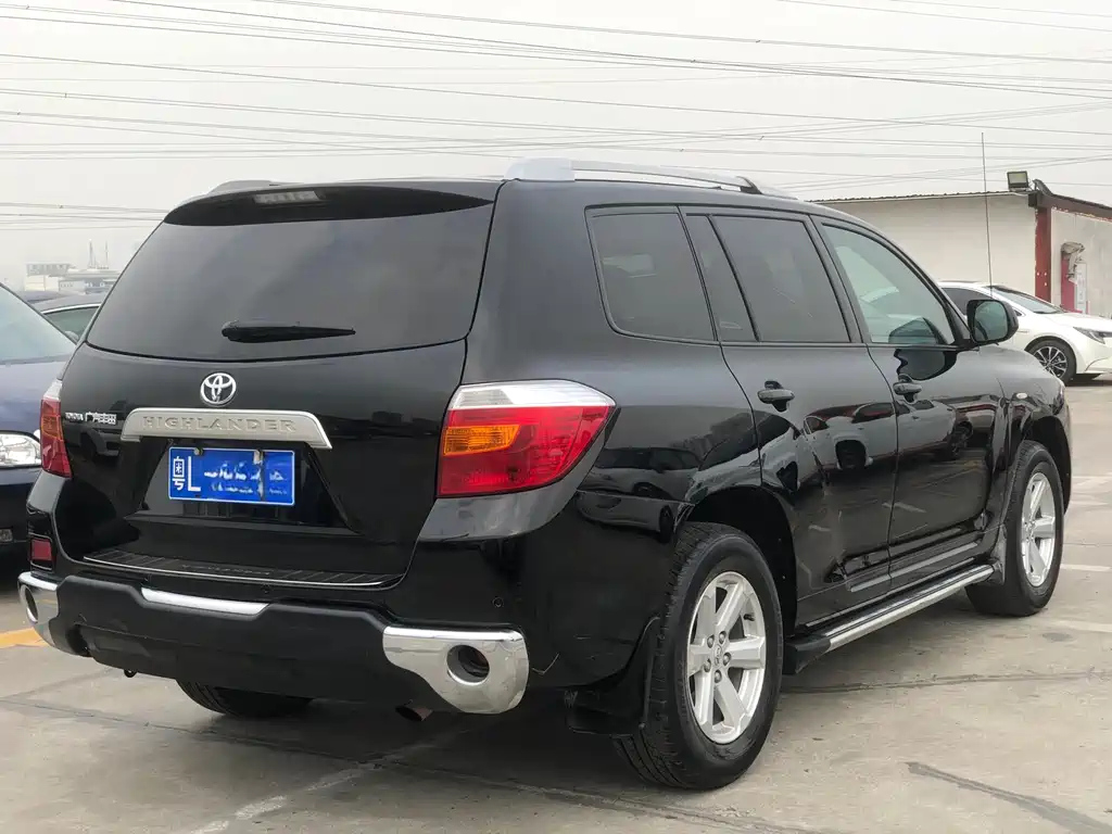 TOYOTA HIGHLANDER 2010