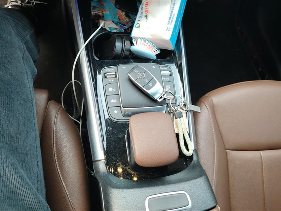 MERCEDES BENZ GLB 2023