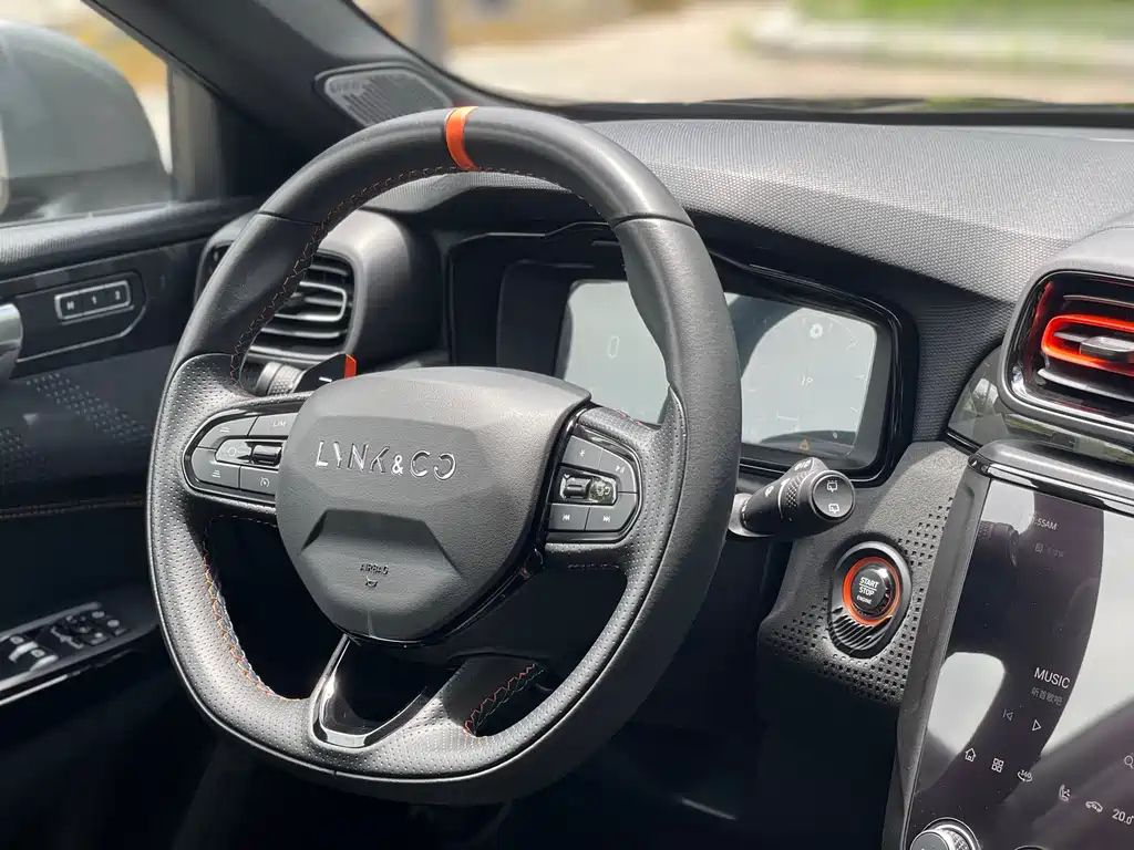 LYNK&CO 02 HATCHBACK 2021