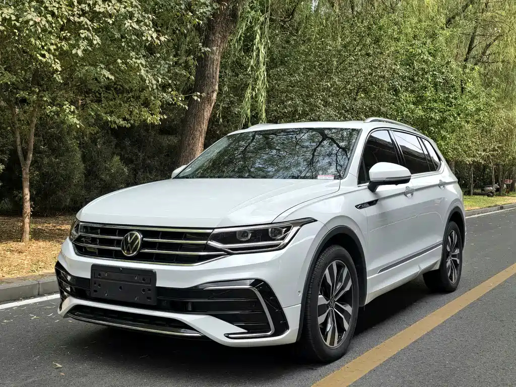 VOLKSWAGEN TIGUAN L 2024
