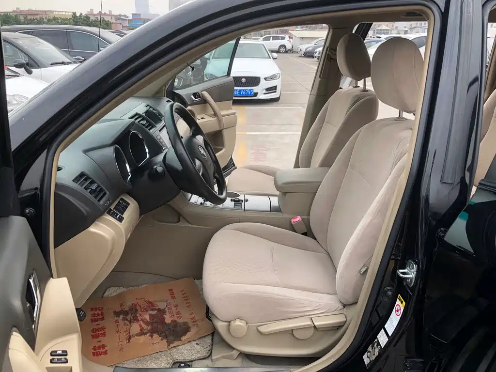TOYOTA HIGHLANDER 2010