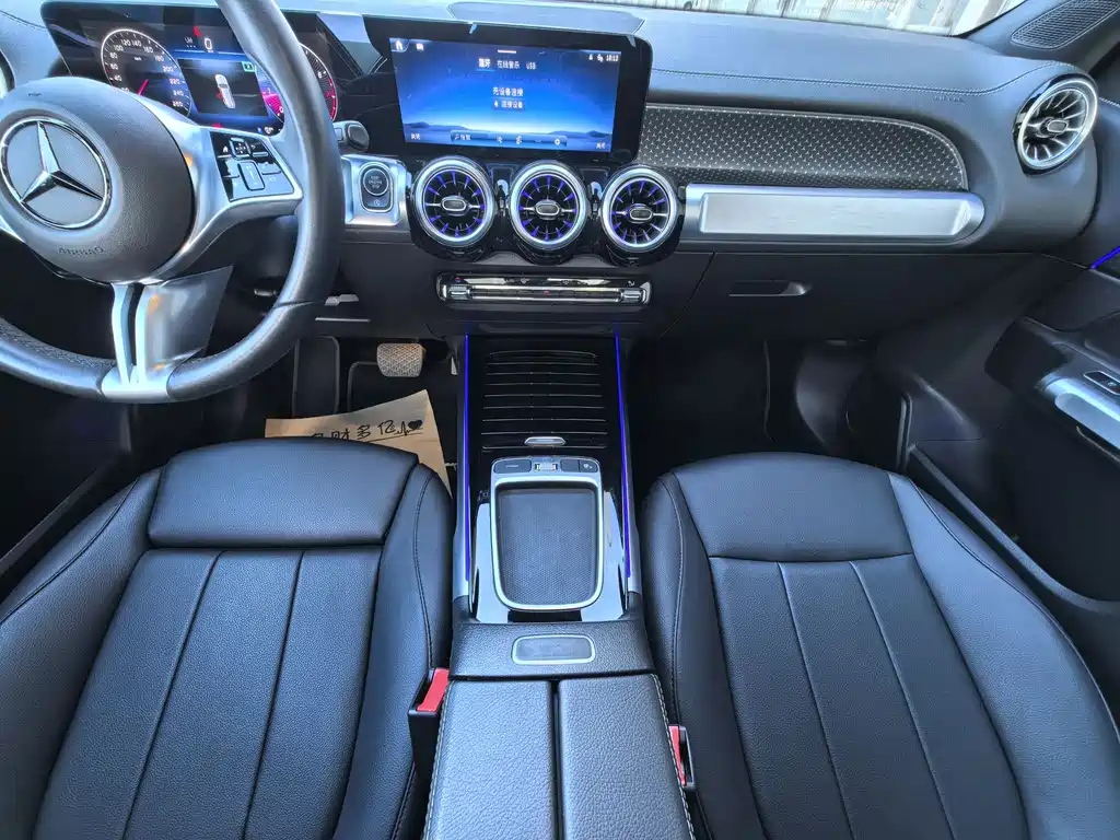 MERCEDES BENZ GLB 2024