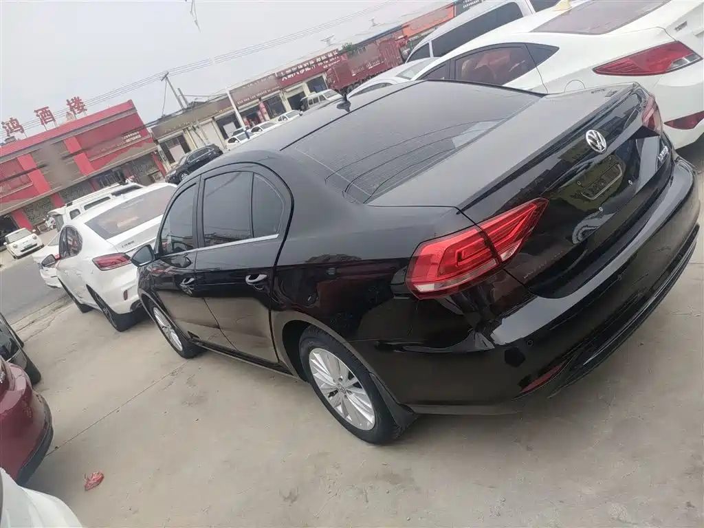 VOLKSWAGEN LAVIDA 2019