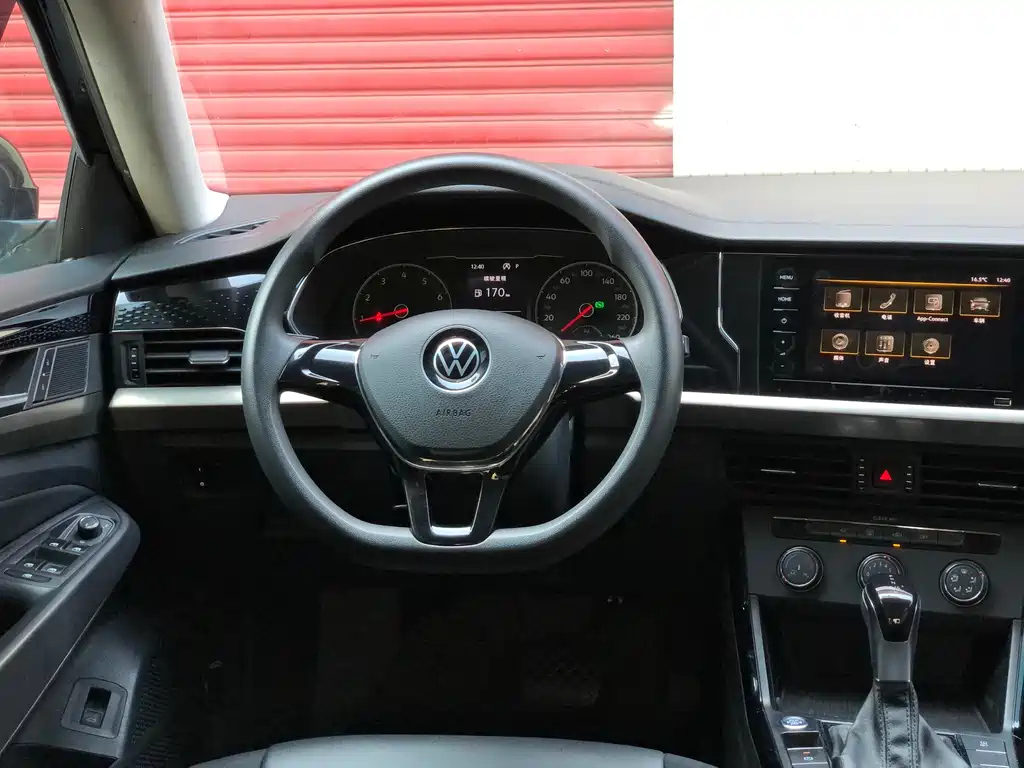 VOLKSWAGEN PASSAT 2021