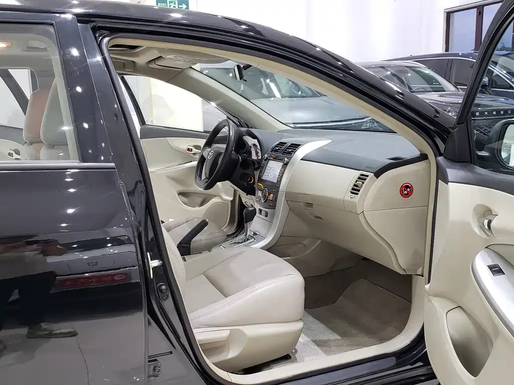 TOYOTA COROLLA 2013