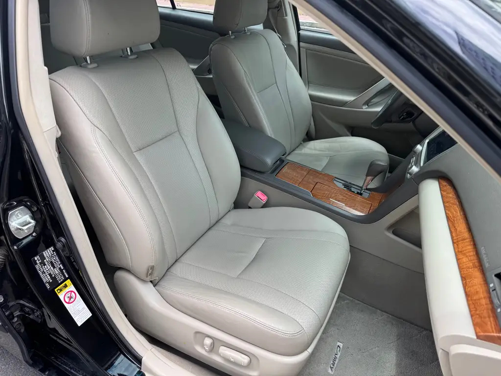 TOYOTA CAMRY 2011