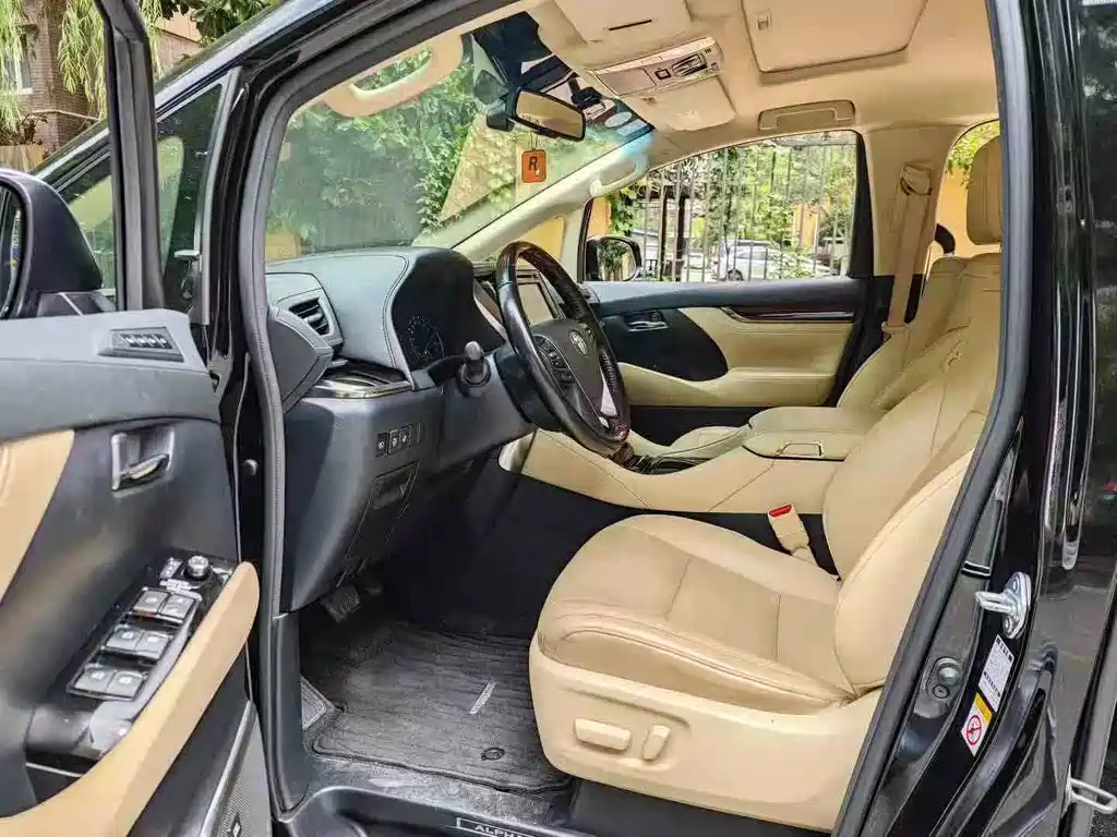 TOYOTA ALPHARD 2018