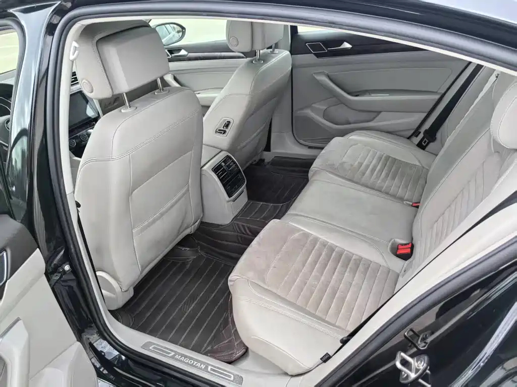 VOLKSWAGEN MAGOTAN 2018
