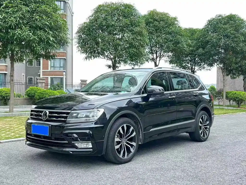 VOLKSWAGEN TIGUAN L 2021