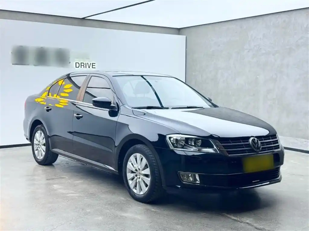 VOLKSWAGEN LAVIDA 2013